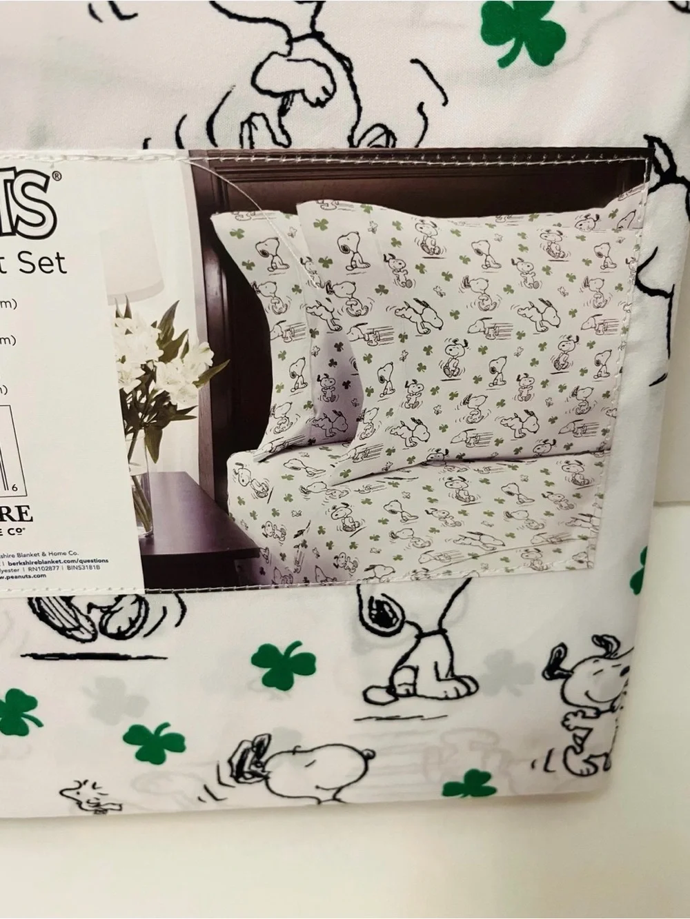 Berkshire Peanuts Queen Size Sheet Set Snoopy Shamrocks Woodstock Green White